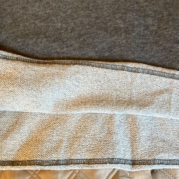 525 America Knitted Gray Sweatshirt Top with Pleated Shoulder & Long Sleeve. - Picture 7 of 7